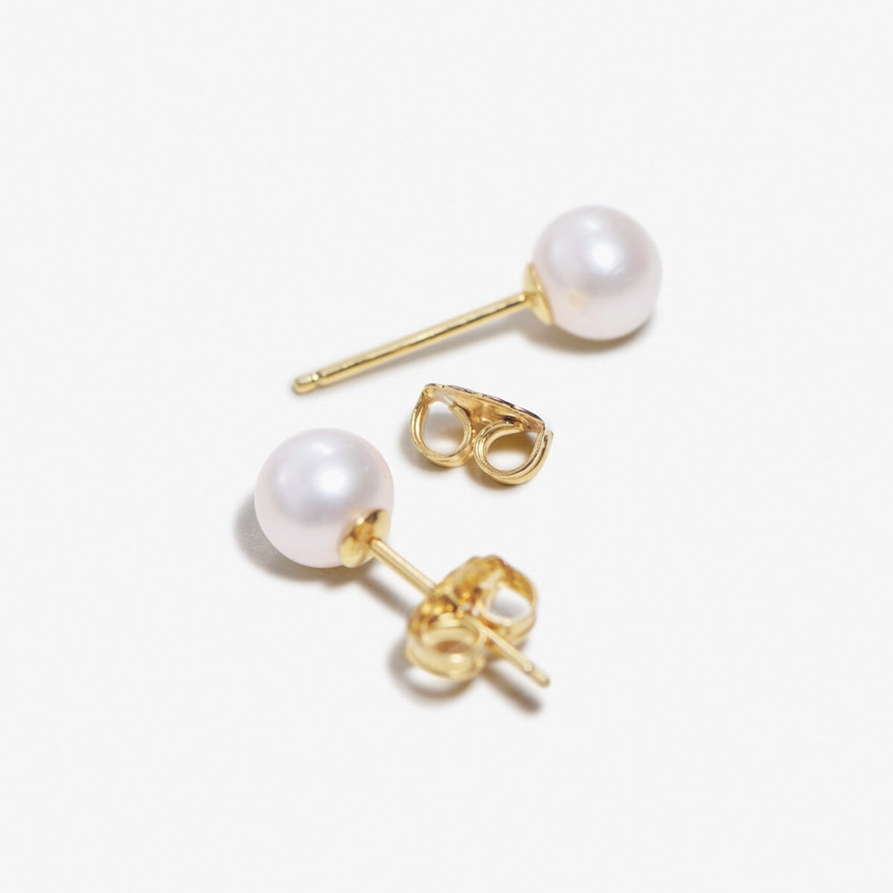 Lucia - Classic Medium Pearl Earrings