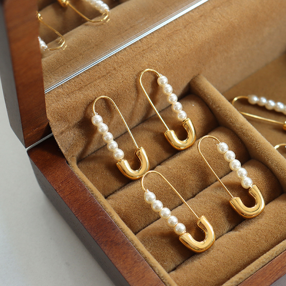Safety Pin Earrings - Fresh and Delicate Pearl Earrings
