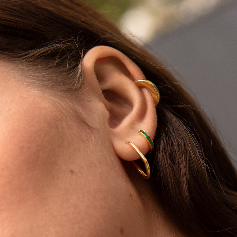 Women’s Hoop Earrings with Baguette-Shaped Stone Details and Slim Design