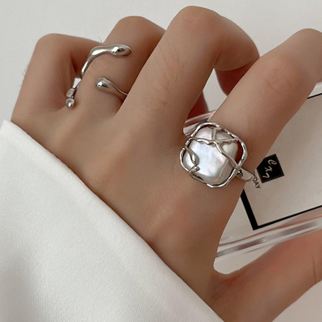 Marian – Gold Ring with Pearl
