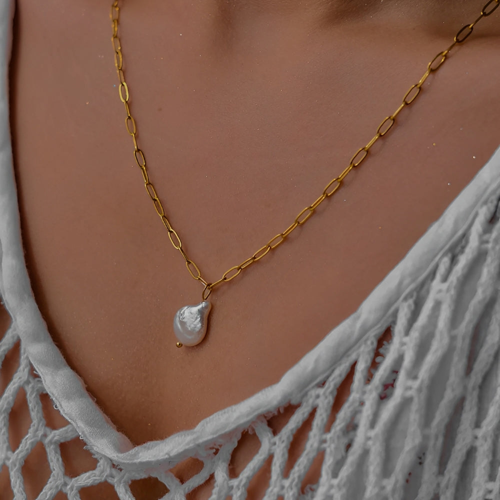 Angelika – Elegant Necklace