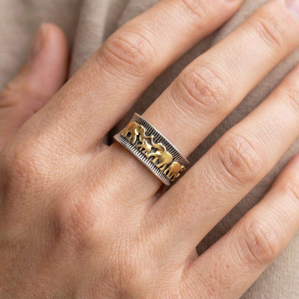 Eli – Vintage Gold Elephant Ring