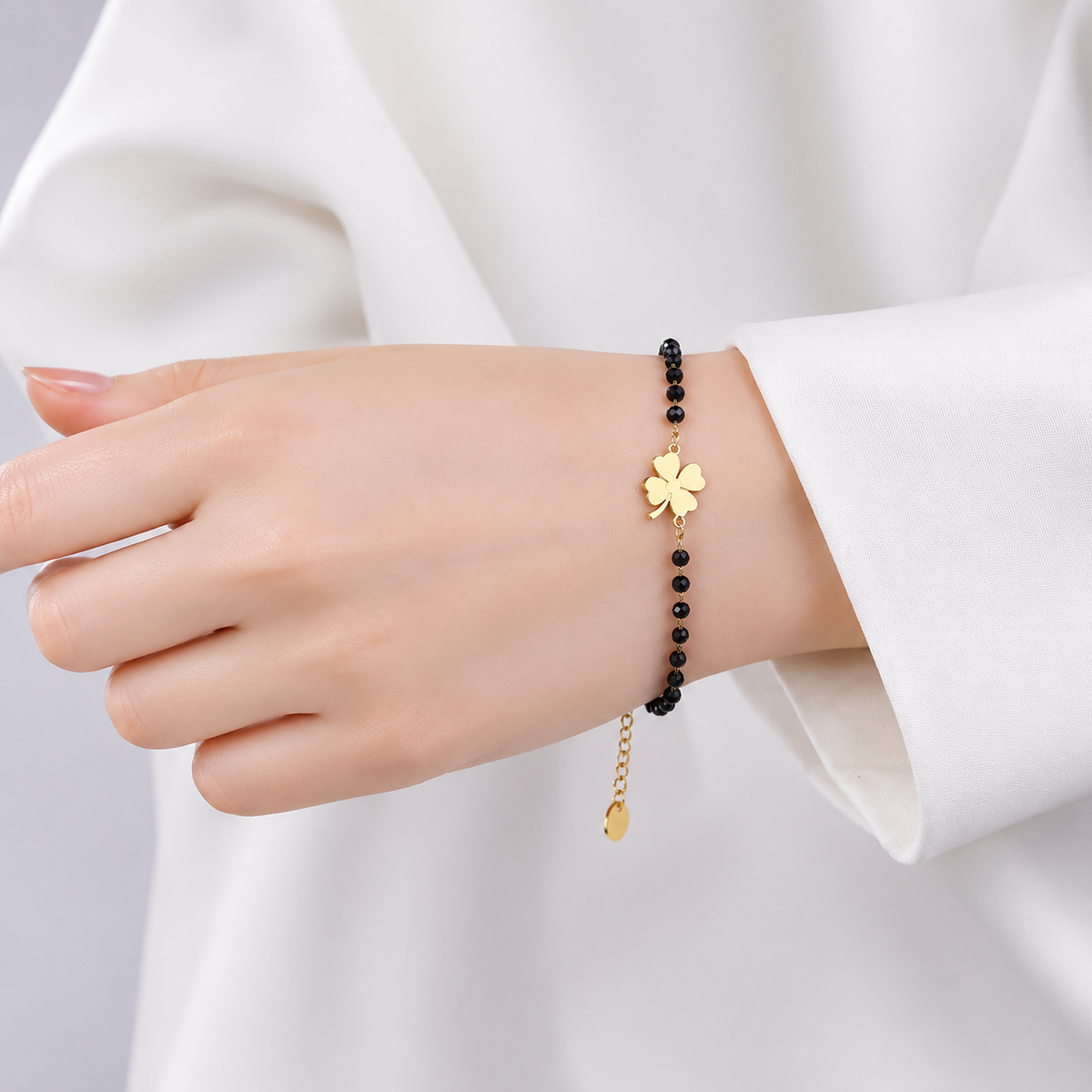 Faelya – Four-Leaf Clover Amulet Bracelet