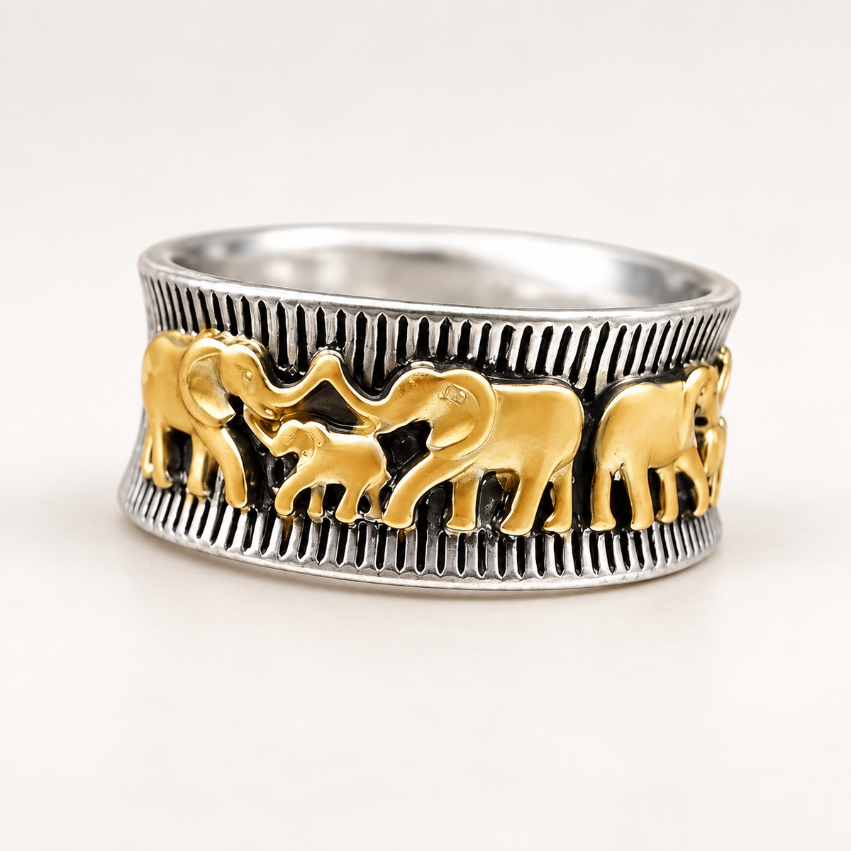 Eli – Vintage Gold Elephant Ring