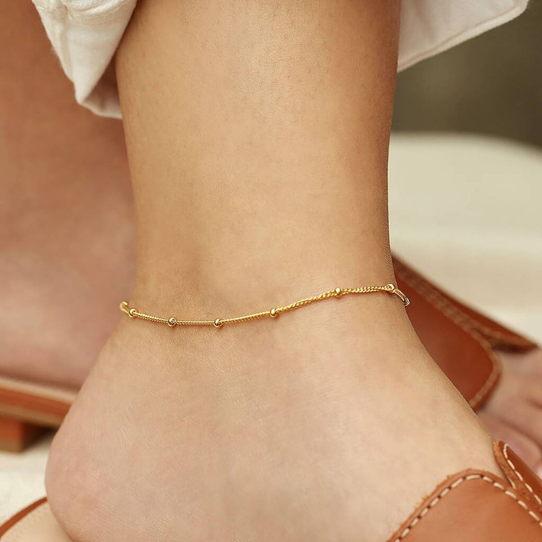 Wren – Stylish gold-tone ankle chain