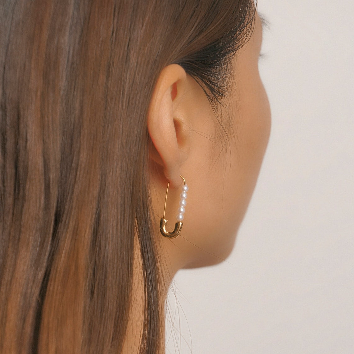 Safety Pin Earrings - Fresh and Delicate Pearl Earrings