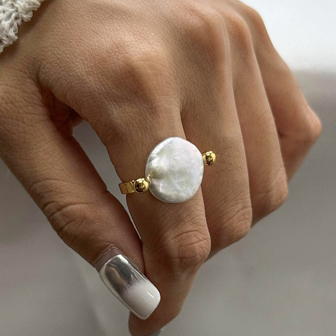 Sabby – Reversible Baroque Pearl Ring